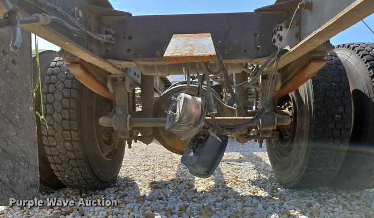 image for item EN2011 1990 GMC TopKick truck cab and chassis