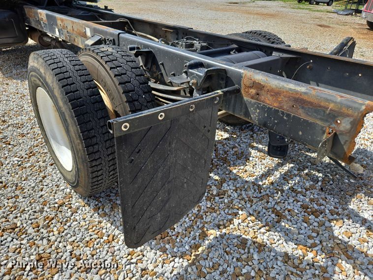 image for item EN2011 1990 GMC TopKick truck cab and chassis