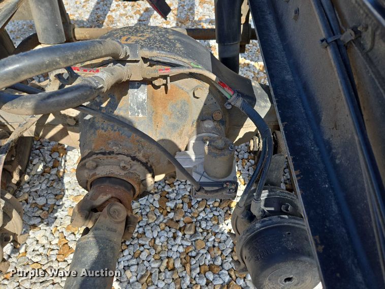 image for item EN2011 1990 GMC TopKick truck cab and chassis