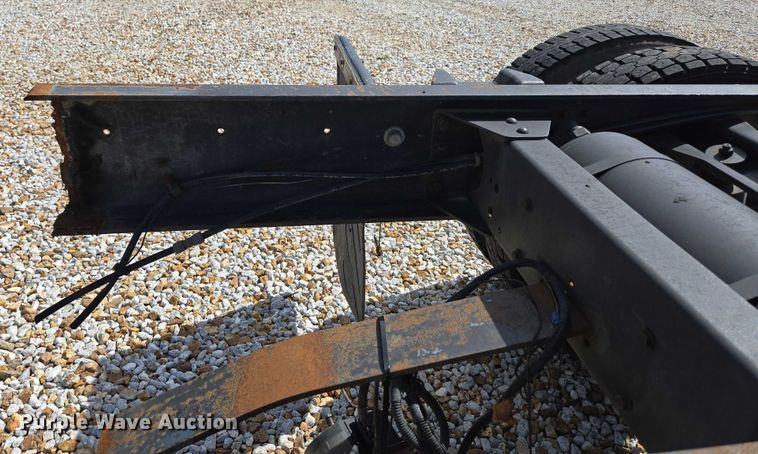 image for item EN2011 1990 GMC TopKick truck cab and chassis