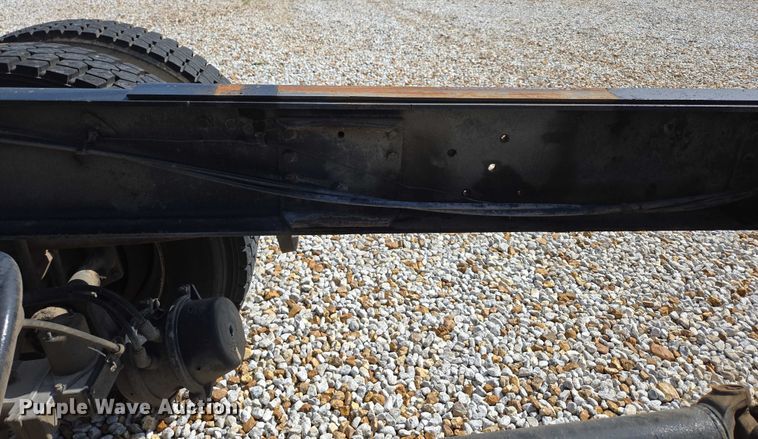 image for item EN2011 1990 GMC TopKick truck cab and chassis