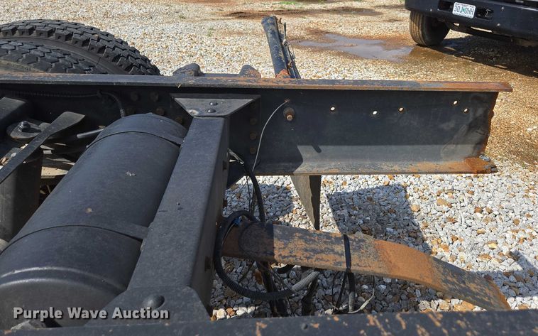 image for item EN2011 1990 GMC TopKick truck cab and chassis