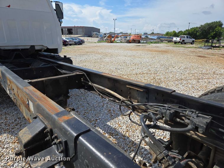 image for item EN2011 1990 GMC TopKick truck cab and chassis