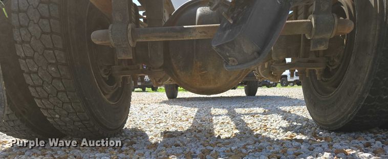 image for item EN2011 1990 GMC TopKick truck cab and chassis