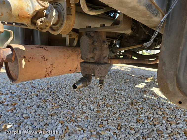 image for item EN2011 1990 GMC TopKick truck cab and chassis