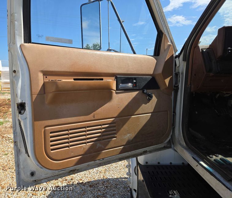 image for item EN2011 1990 GMC TopKick truck cab and chassis