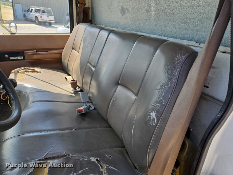 image for item EN2011 1990 GMC TopKick truck cab and chassis