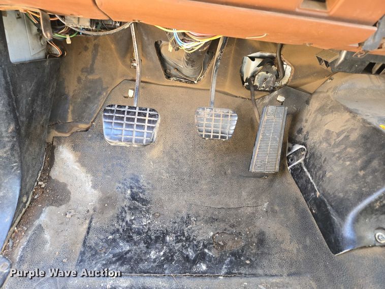 image for item EN2011 1990 GMC TopKick truck cab and chassis