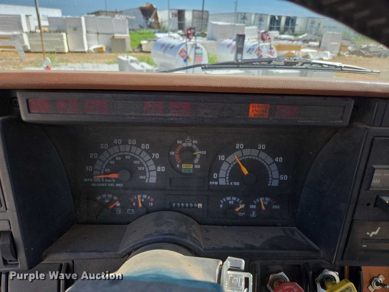 image for item EN2011 1990 GMC TopKick truck cab and chassis