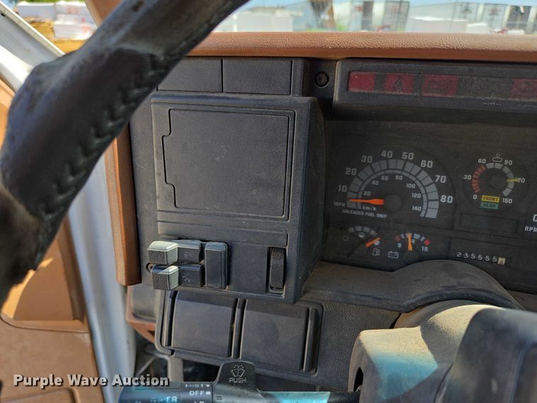 image for item EN2011 1990 GMC TopKick truck cab and chassis