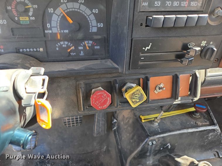 image for item EN2011 1990 GMC TopKick truck cab and chassis