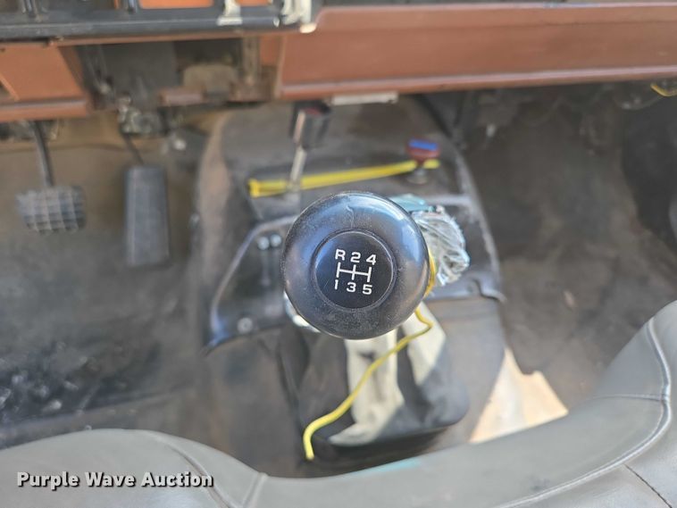 image for item EN2011 1990 GMC TopKick truck cab and chassis