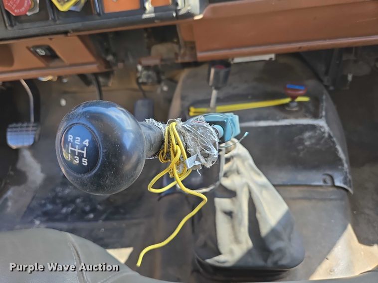 image for item EN2011 1990 GMC TopKick truck cab and chassis