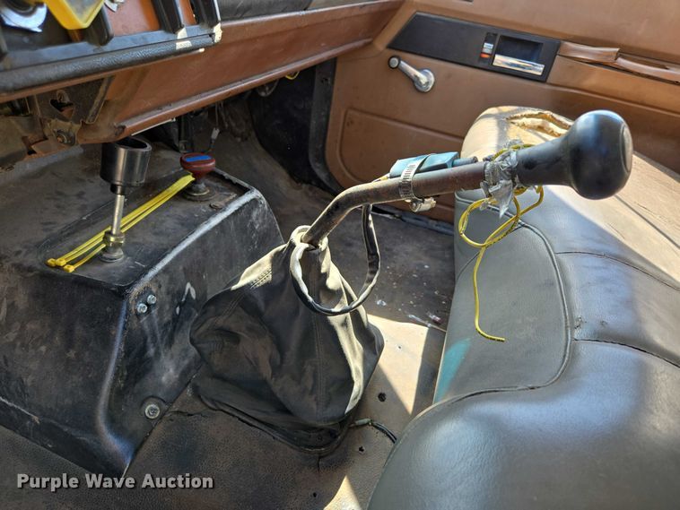 image for item EN2011 1990 GMC TopKick truck cab and chassis