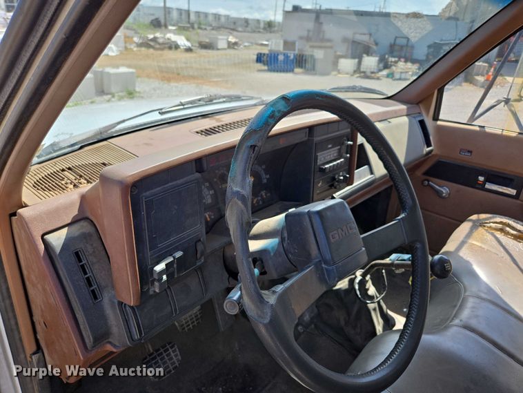 image for item EN2011 1990 GMC TopKick truck cab and chassis