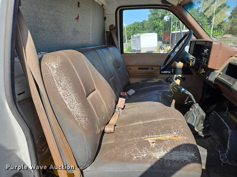 image for item EN2011 1990 GMC TopKick truck cab and chassis