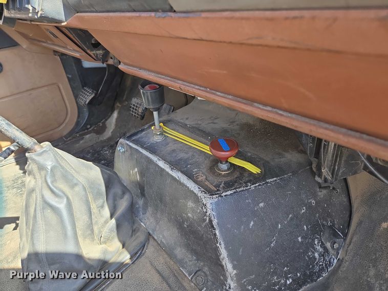 image for item EN2011 1990 GMC TopKick truck cab and chassis