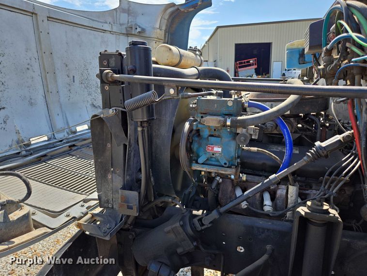 image for item EN2011 1990 GMC TopKick truck cab and chassis