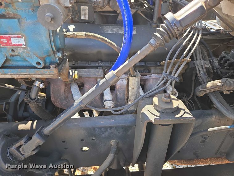 image for item EN2011 1990 GMC TopKick truck cab and chassis