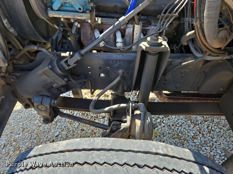 image for item EN2011 1990 GMC TopKick truck cab and chassis