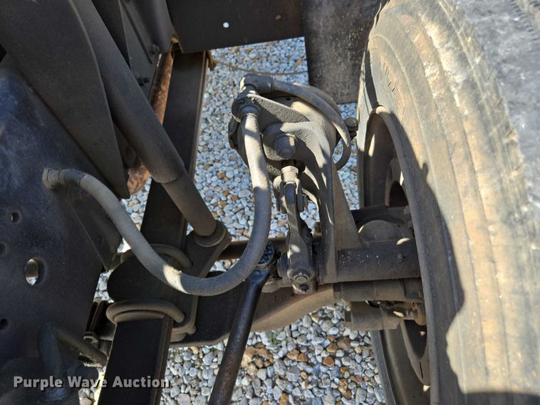 image for item EN2011 1990 GMC TopKick truck cab and chassis