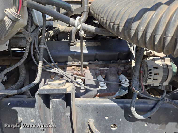 image for item EN2011 1990 GMC TopKick truck cab and chassis