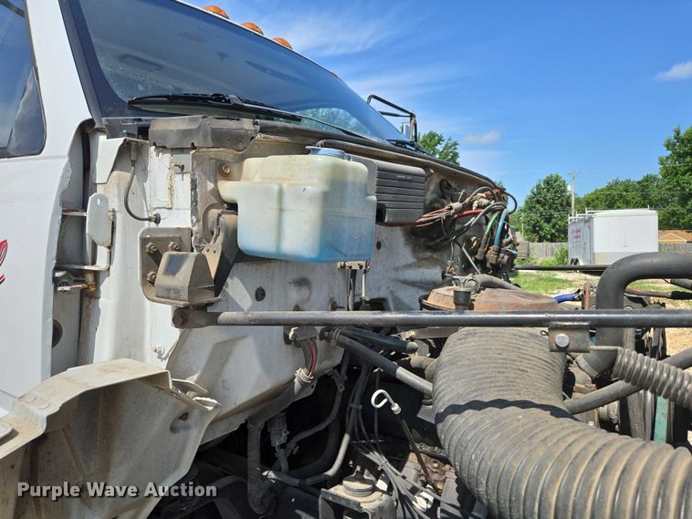 image for item EN2011 1990 GMC TopKick truck cab and chassis