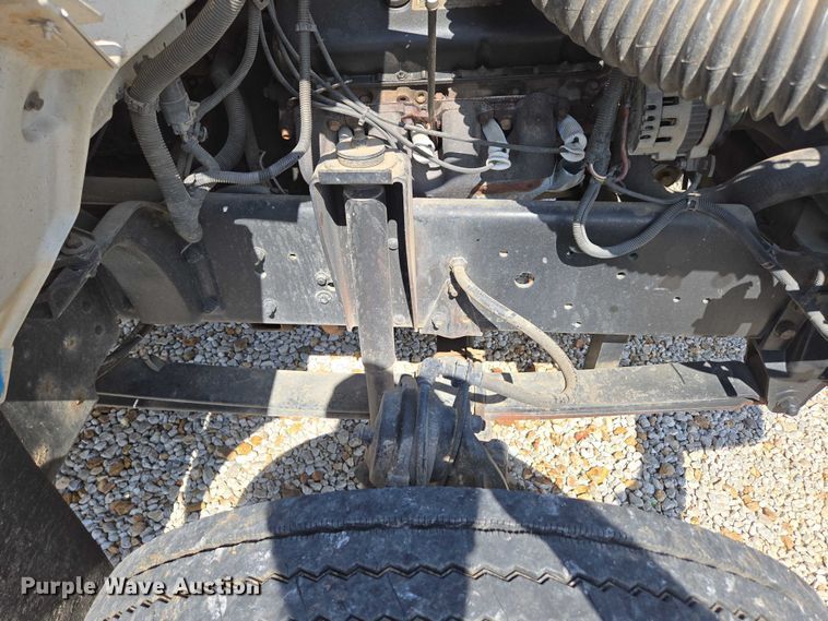 image for item EN2011 1990 GMC TopKick truck cab and chassis