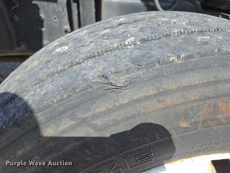 image for item EN2011 1990 GMC TopKick truck cab and chassis