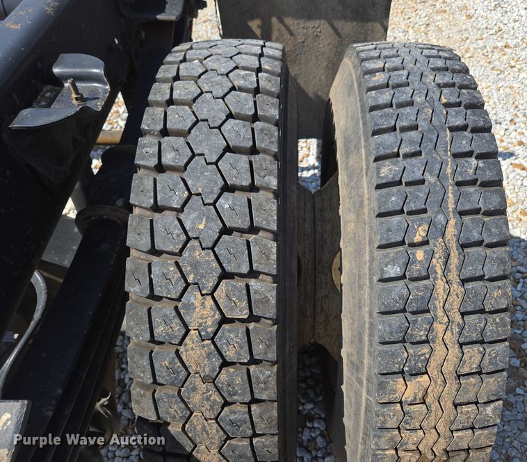 image for item EN2011 1990 GMC TopKick truck cab and chassis