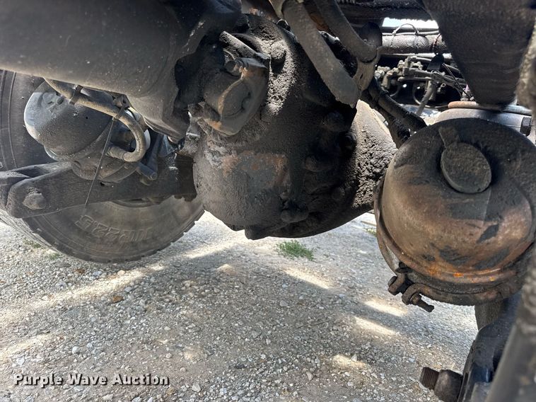 image for item EN4581 2005 Peterbilt 379 semi truck