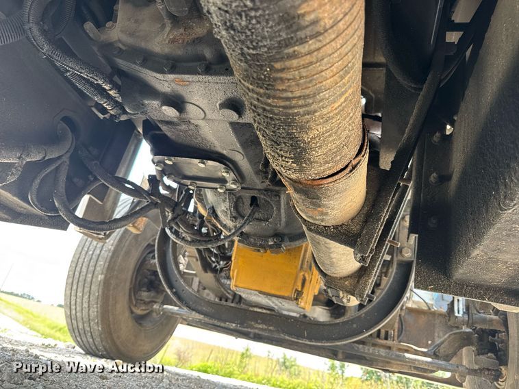 image for item EN4581 2005 Peterbilt 379 semi truck