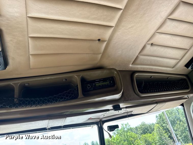 image for item EN4581 2005 Peterbilt 379 semi truck