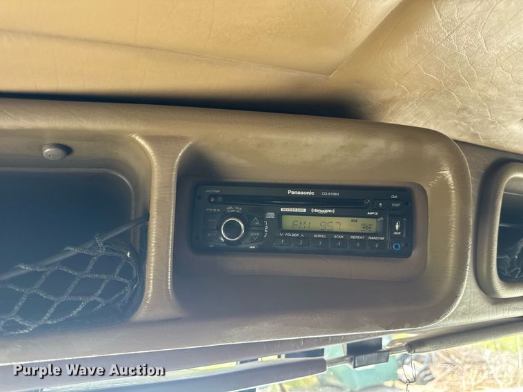 image for item EN4581 2005 Peterbilt 379 semi truck