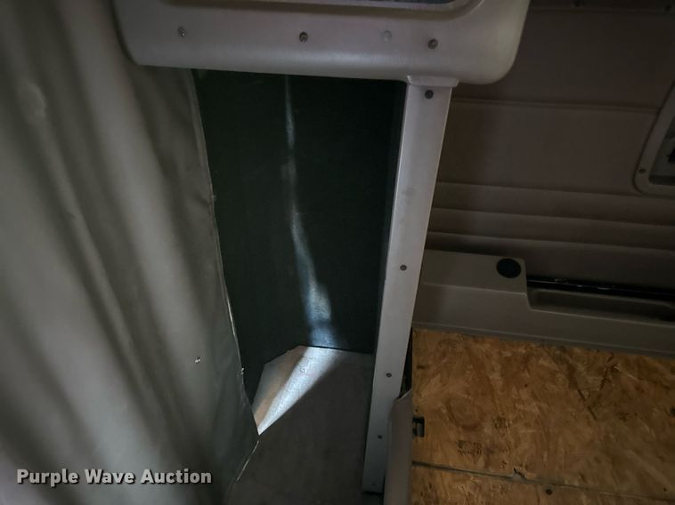 image for item EN4581 2005 Peterbilt 379 semi truck