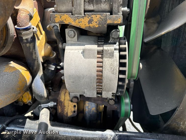 image for item EN4581 2005 Peterbilt 379 semi truck