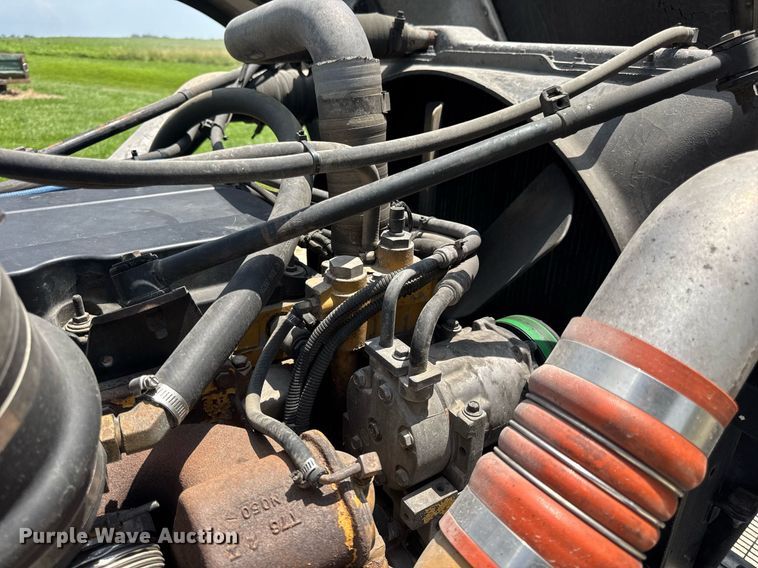 image for item EN4581 2005 Peterbilt 379 semi truck