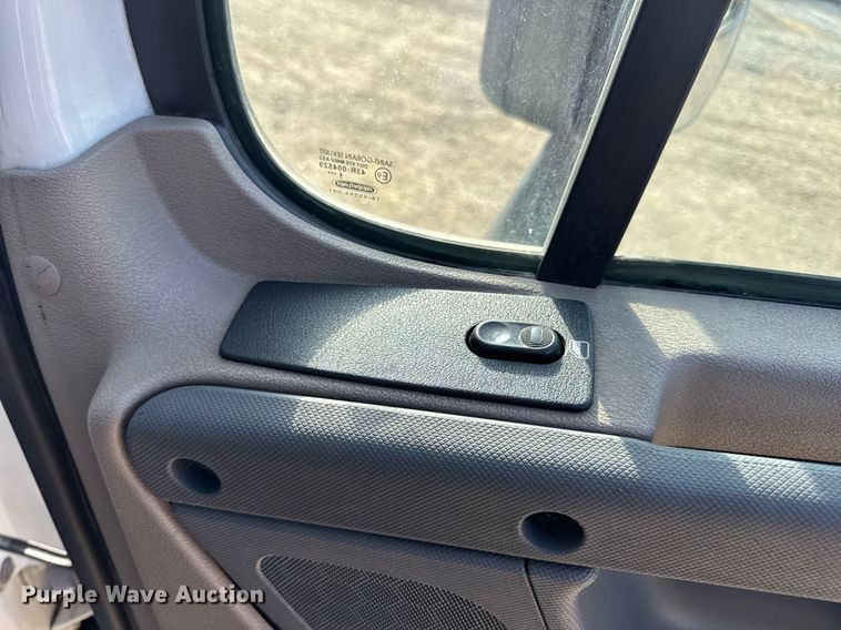 image for item EN4630 2015 Freightliner Cascadia 113 semi truck