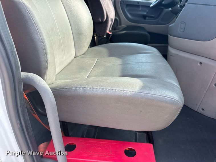 image for item EN4630 2015 Freightliner Cascadia 113 semi truck