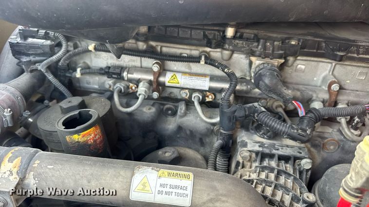 image for item EN4630 2015 Freightliner Cascadia 113 semi truck