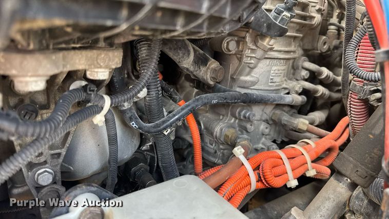 image for item EN4630 2015 Freightliner Cascadia 113 semi truck