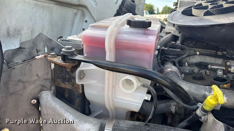 image for item EN4630 2015 Freightliner Cascadia 113 semi truck