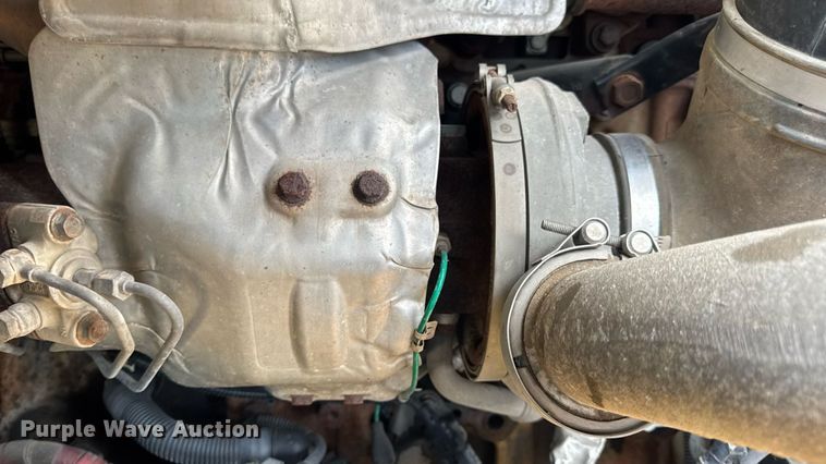 image for item EN4630 2015 Freightliner Cascadia 113 semi truck