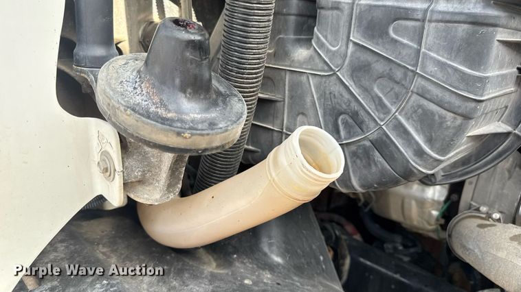 image for item EN4630 2015 Freightliner Cascadia 113 semi truck