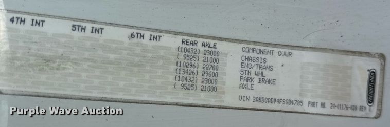 image for item EN4630 2015 Freightliner Cascadia 113 semi truck