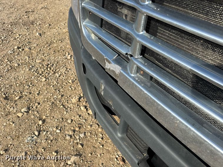 image for item EN4632 2014 Freightliner Cascadia 113 semi truck