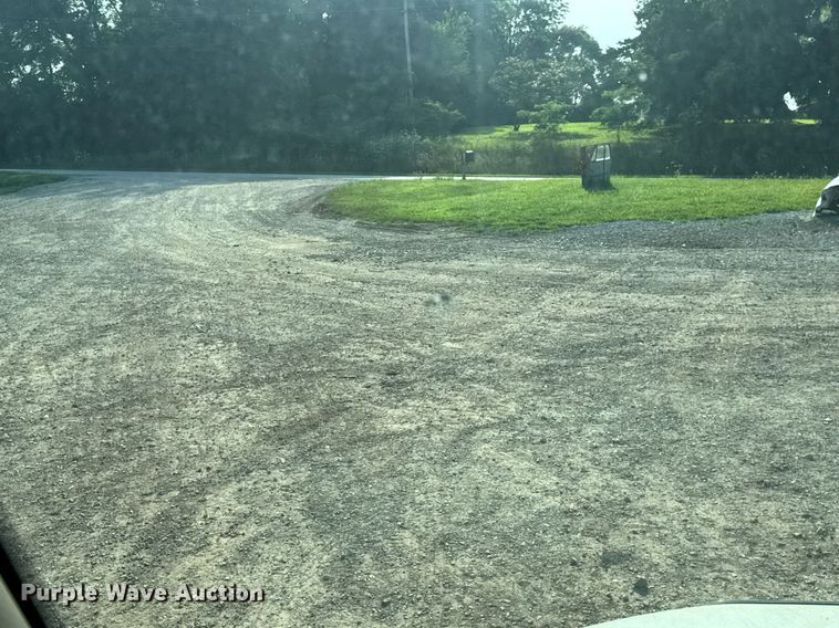 image for item EN4632 2014 Freightliner Cascadia 113 semi truck