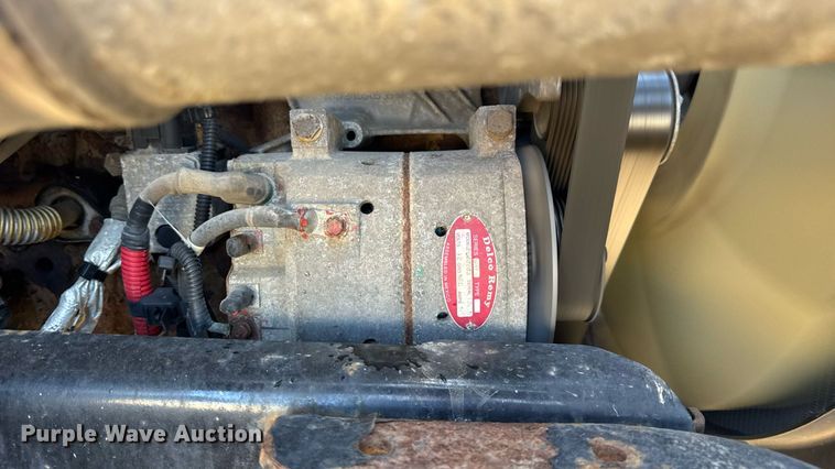 image for item EN4632 2014 Freightliner Cascadia 113 semi truck