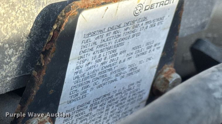 image for item EN4632 2014 Freightliner Cascadia 113 semi truck