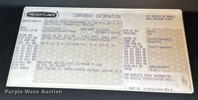 image for item EN4632 2014 Freightliner Cascadia 113 semi truck